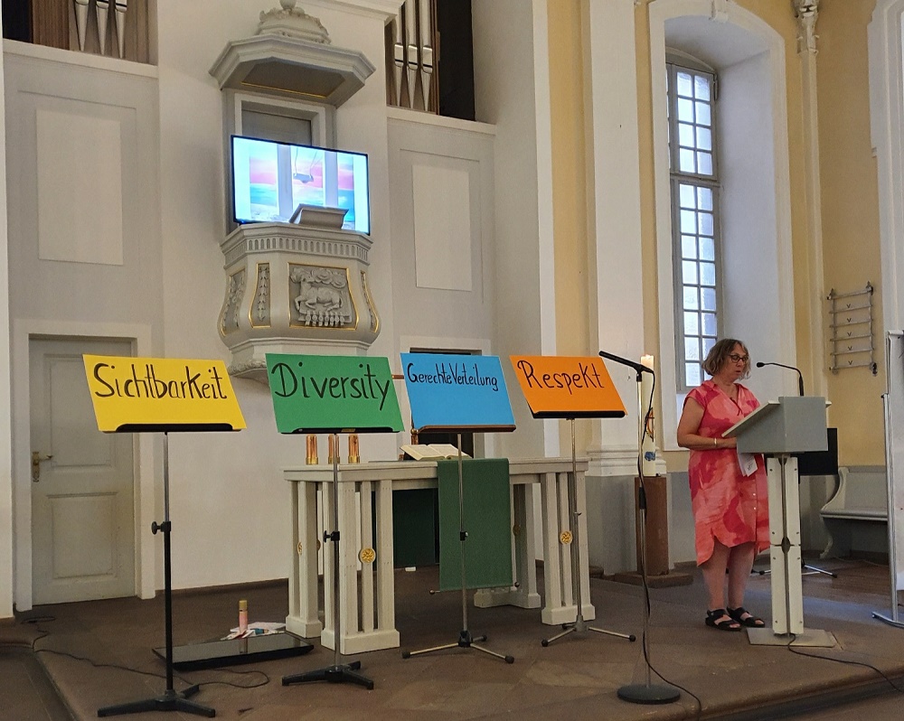 Vorstellung der Pilgererfahrungen durch Annette Heinemeyer, Gleichstellungsstelle Ev. Kirche der Pfalz